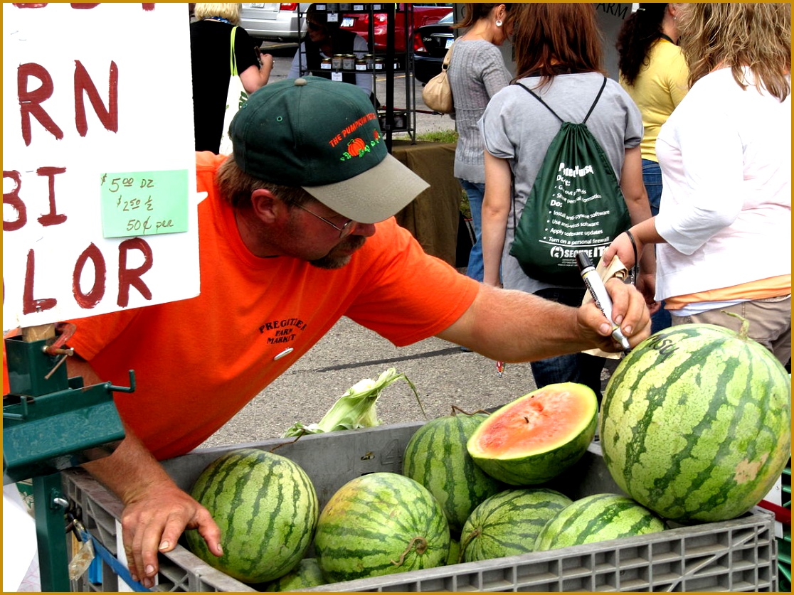 1200px Farmers Market in Lansing Michigan 8371116