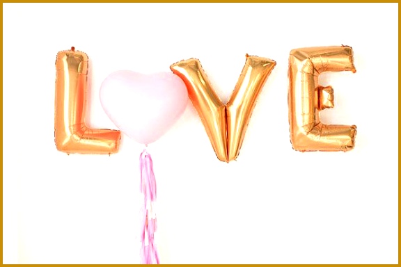 Love Balloons with Tassels 384576