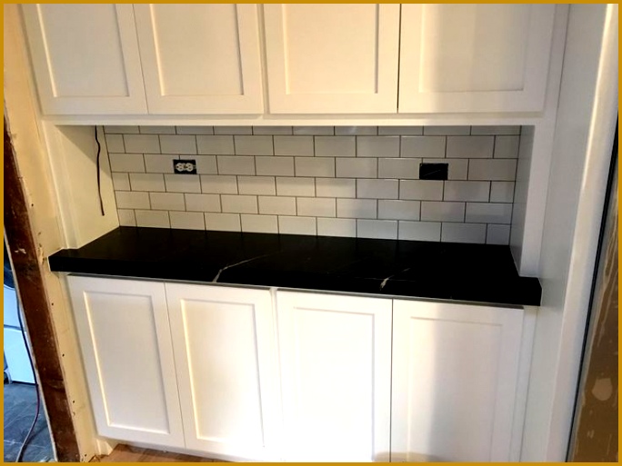2 Mitered Edge Detail on Noire Soapstone 513684