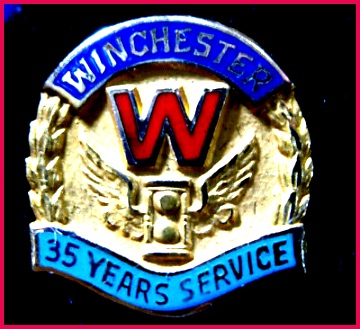 VINTAGE 10K GOLD WINCHESTER Repeating Arms 35 YEARS SERVICE AWARD PIN 10 k